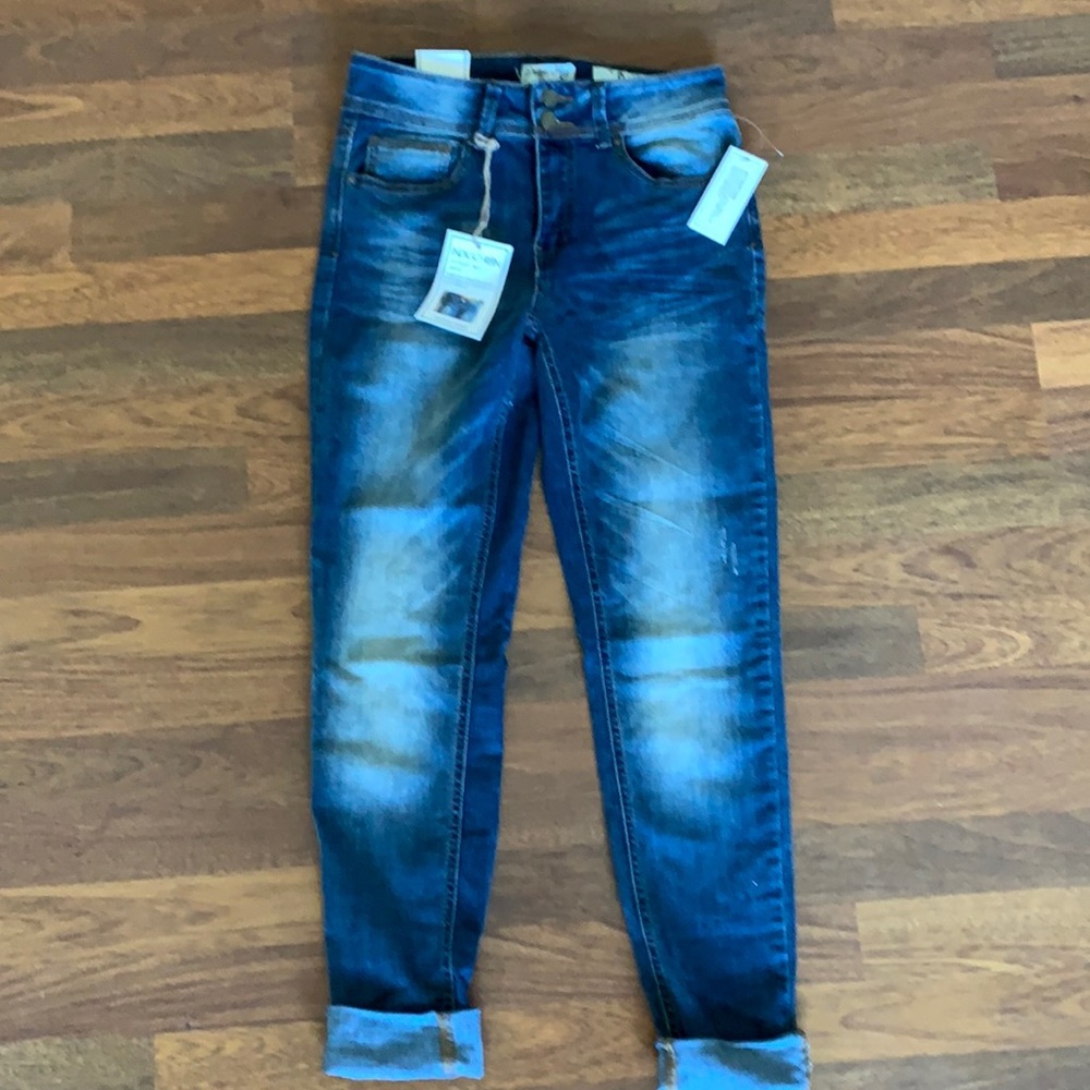 NWT mid rise ankle jeans